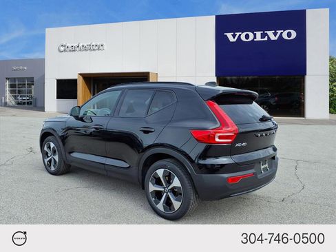 New 2026 Volvo XC40 B5 Core w/ Climate Package image 5