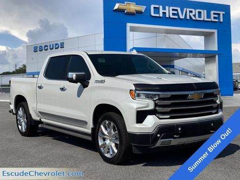 Used 2023 Chevrolet Silverado 1500 High Country w/ High Country Premium Package AWD/4WD image 1