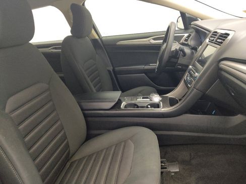 Used 2018 Ford Fusion SE w/ Fusion SE Technology Package FWD image 21