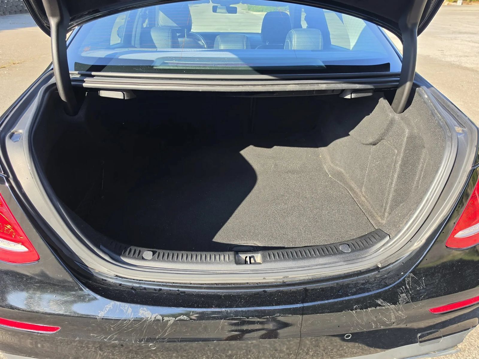 Used 2017 Mercedes-Benz E 300 4MATIC image 10