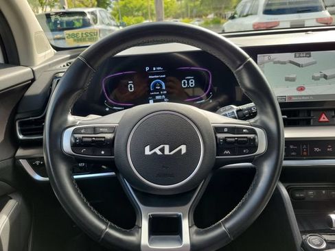 Used 2024 Kia Sportage EX FWD image 17