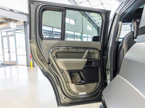 Used 2025 Land Rover Defender 110 AWD/4WD image 26