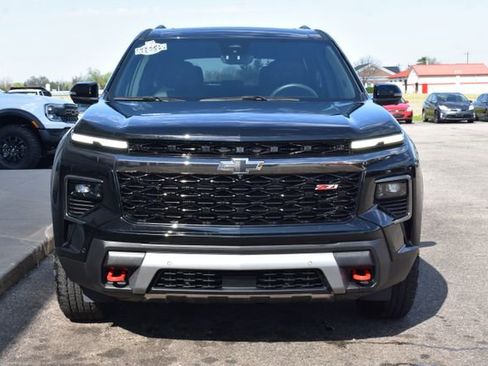 Used 2024 Chevrolet Traverse Z71 w/ Enhanced Driving Package image 12