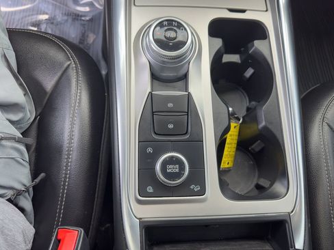 Used 2021 Ford Explorer XLT w/ Equipment Group 202A AWD/4WD image 28