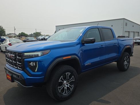 Used 2023 GMC Canyon AT4 w/ AT4 Premium Package AWD/4WD image 3