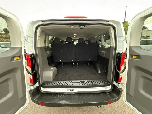 Used 2024 Ford Transit 350 XLT RWD image 22