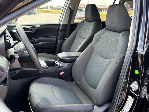Used 2023 Toyota RAV4 XLE FWD image 12