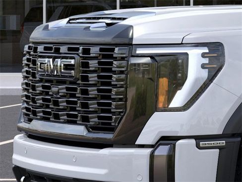 New 2025 GMC Sierra 3500 Denali Ultimate image 13