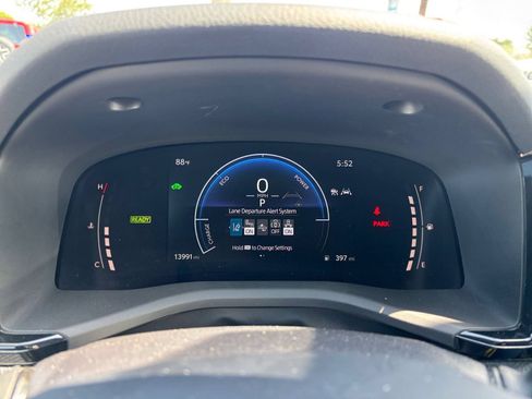Used 2026 Toyota Camry SE FWD image 39