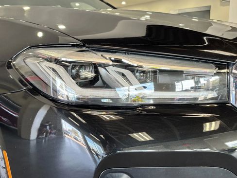 Used 2023 BMW M5 image 9