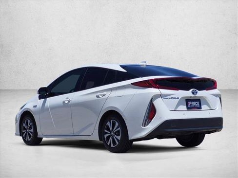 Used 2018 Toyota Prius Prime Advanced FWD image 7
