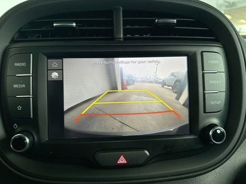 Certified 2023 Kia Soul LX w/ LX Technology Package FWD image 24