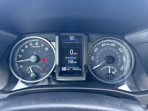 Used 2023 Toyota Tacoma TRD Off-Road w/ Technology Package AWD/4WD image 14