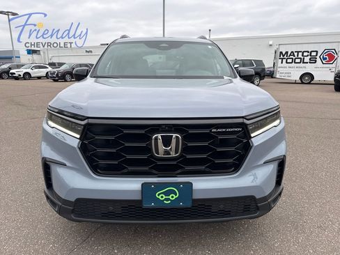 Used 2025 Honda Pilot Black Edition image 9