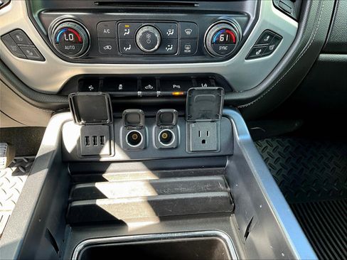 Used 2015 GMC Sierra 1500 SLT w/ SLT Crew Cab Value Package AWD/4WD image 17