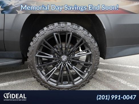 Used 2021 Chevrolet Suburban RST w/ Luxury Package AWD/4WD image 14