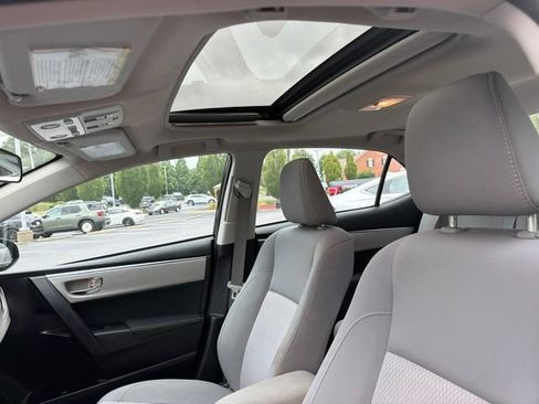 Used 2014 Toyota Corolla LE FWD image 12