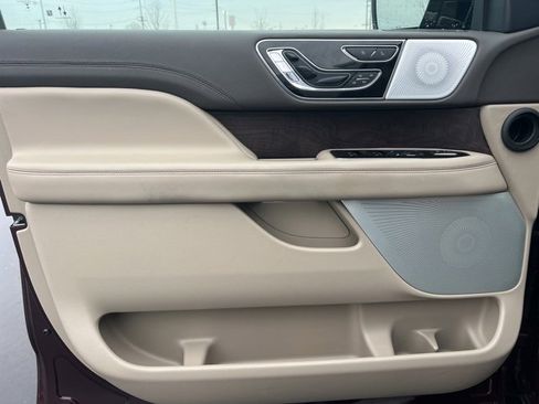 Used 2024 Lincoln Navigator Reserve image 23