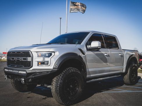 Used 2018 Ford F150 Raptor w/ Equipment Group 802A Luxury image 28