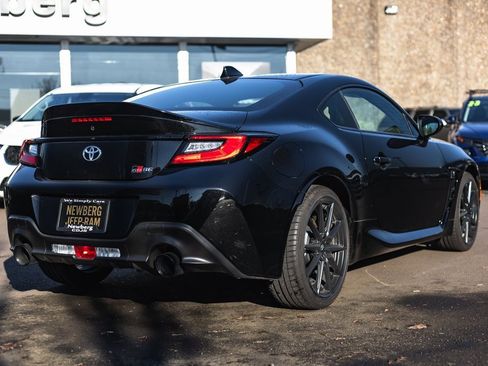 Used 2024 Toyota GR86 Premium image 8