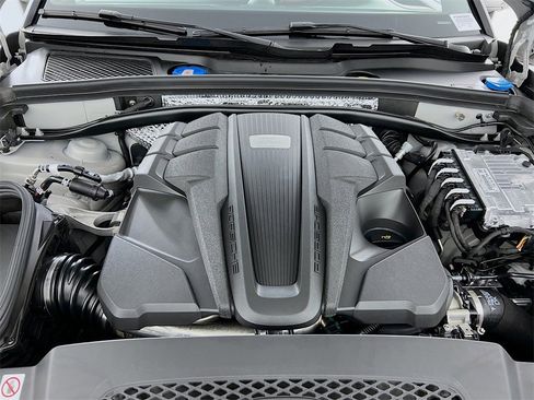 New 2026 Porsche Macan GTS image 32