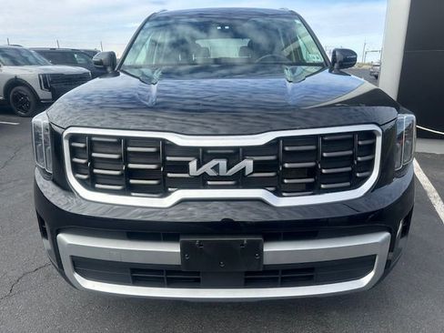 Certified 2024 Kia Telluride S w/ S Sunroof Package image 3