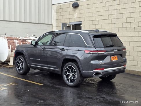 Used 2022 Jeep Grand Cherokee Summit AWD/4WD image 10