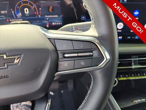 Used 2025 Chevrolet Traverse LT w/ Enhanced Driving Package FWD image 16