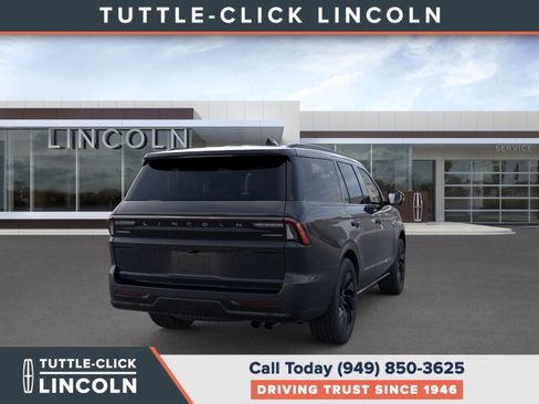 New 2026 Lincoln Navigator Reserve AWD/4WD image 8