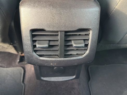 Used 2017 Ford Fusion SE w/ Fusion SE Technology Package image 28