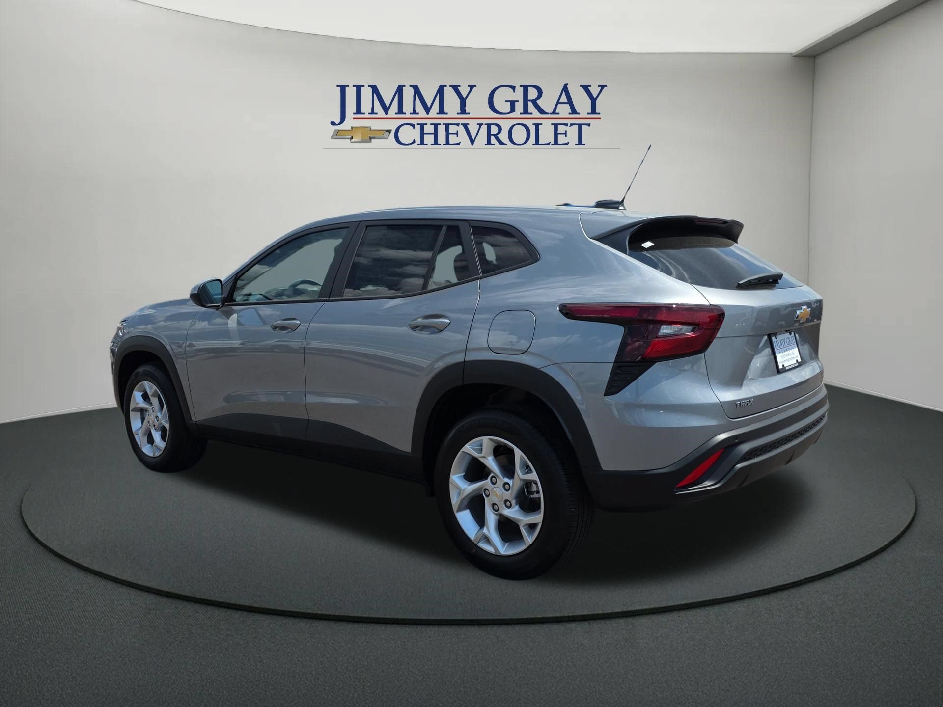 New 2026 Chevrolet Trax LS w/ LS Convenience Package FWD image 3