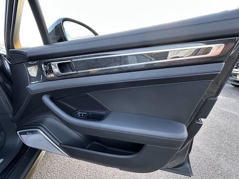 Used 2017 Porsche Panamera Turbo image 21