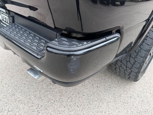 Used 2022 RAM 1500 Laramie AWD/4WD image 12