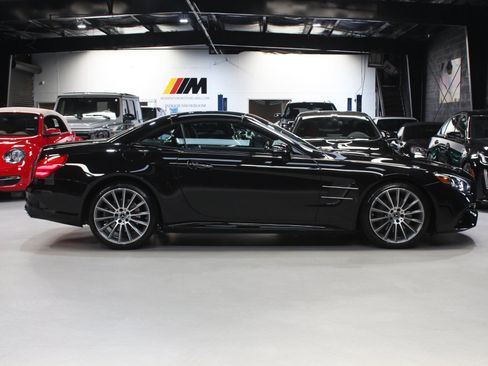 Used 2019 Mercedes-Benz SL 450 w/ Premium Package image 19