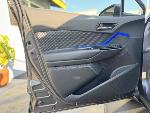 Used 2021 Toyota C-HR XLE image 33