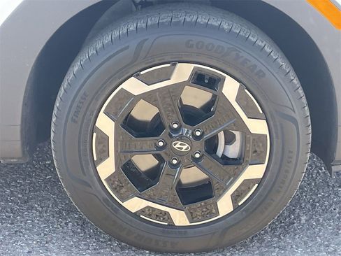 Used 2025 Hyundai Santa Fe SE image 9