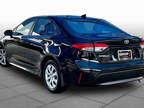 Used 2025 Toyota Corolla LE FWD image 12
