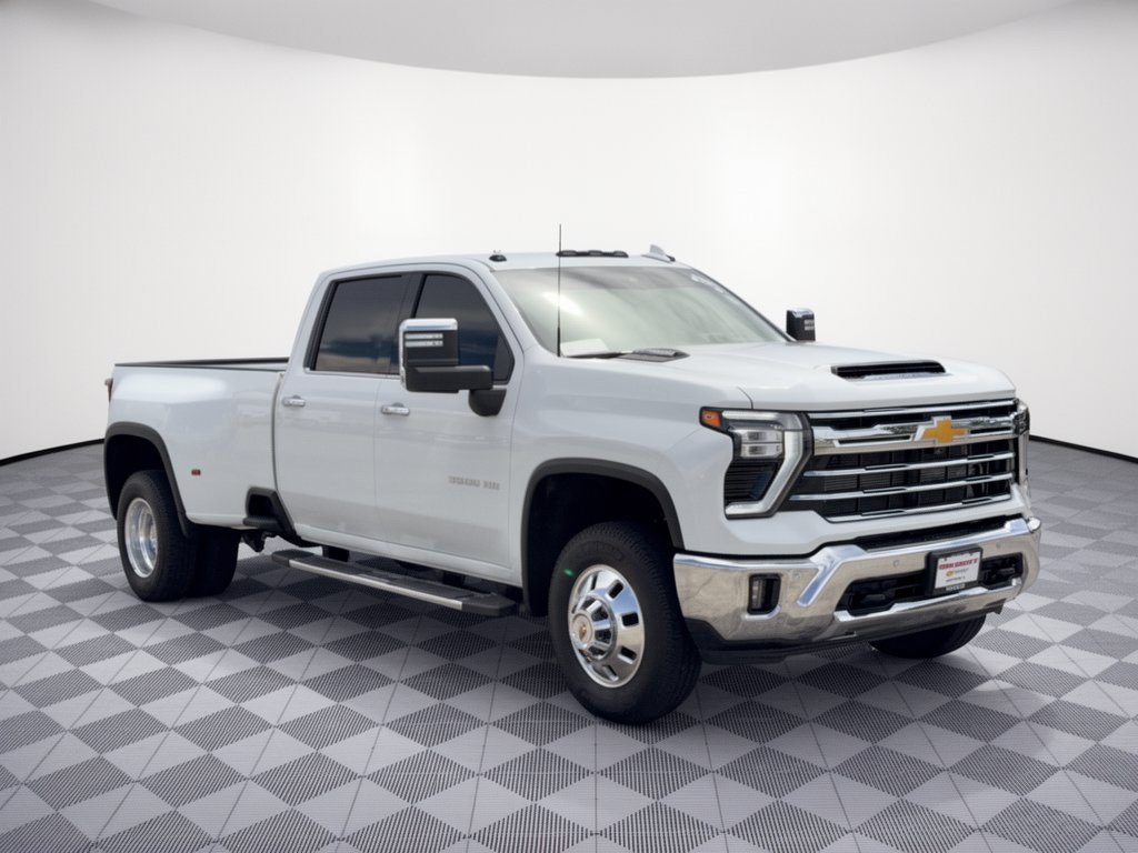 Used 2025 Chevrolet Silverado 3500 LTZ w/ LTZ Convenience Package AWD/4WD image 7