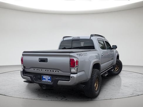 Used 2020 Toyota Tacoma TRD Sport w/ TRD Premium Sport Package AWD/4WD image 7