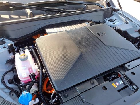 Used 2025 Hyundai Kona SEL FWD image 24