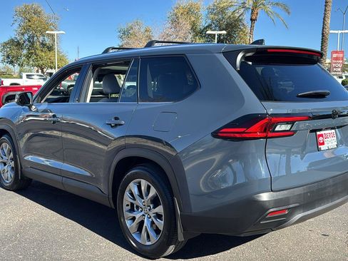 Certified 2025 Toyota Grand Highlander FWD image 5