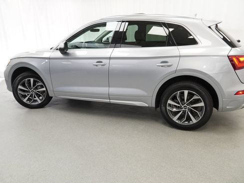 Used 2023 Audi Q5 2.0T Premium w/ Convenience Package AWD/4WD image 40