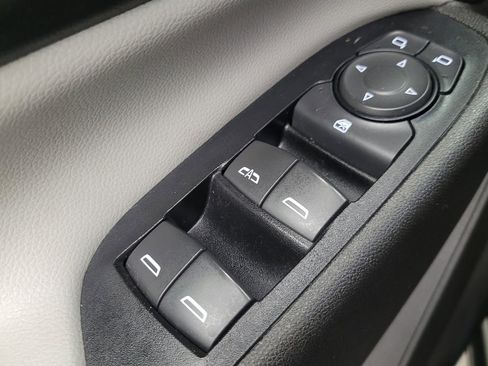 Used 2019 Chevrolet Equinox LS image 27