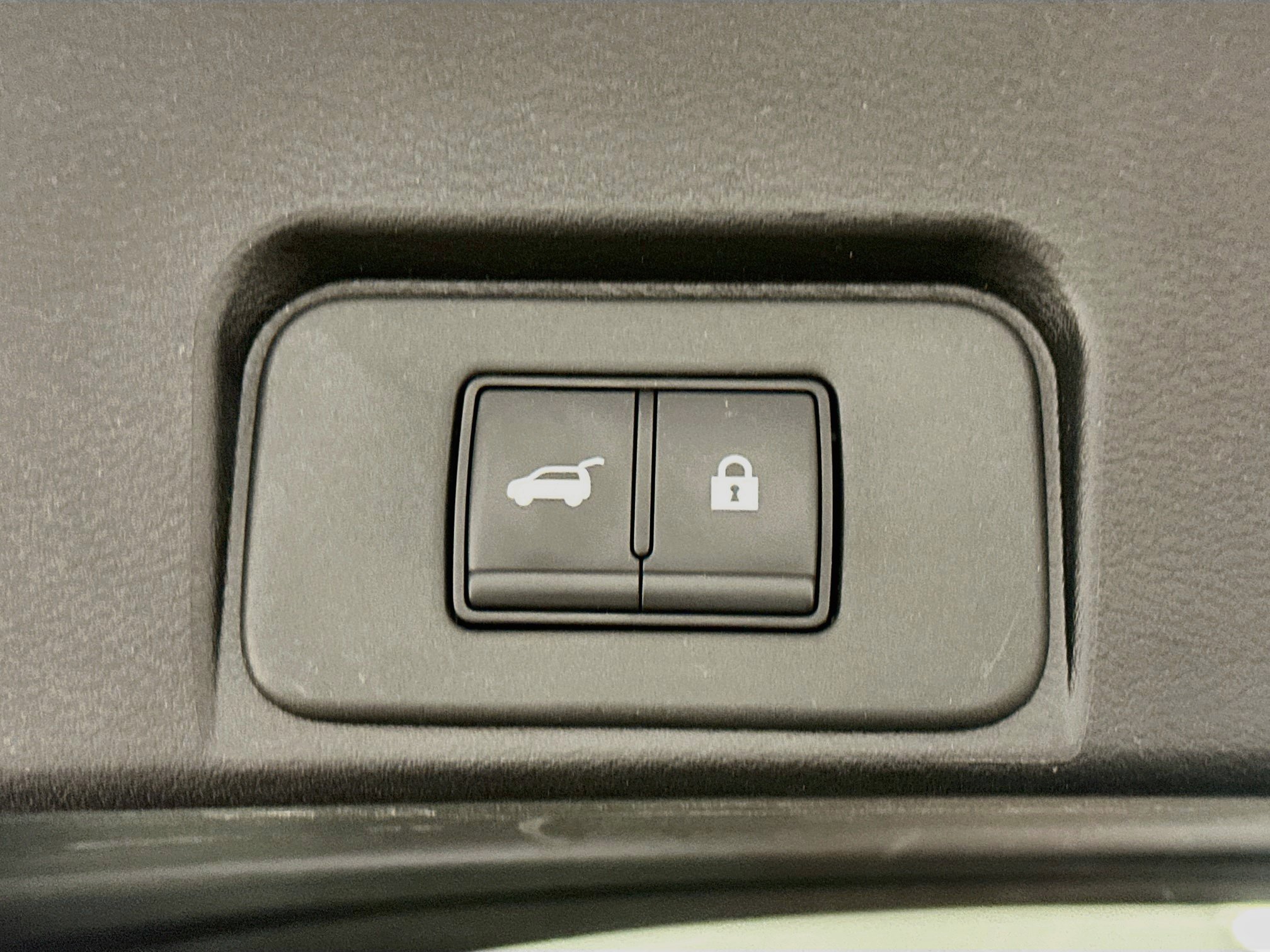 Used 2025 Nissan Rogue SV AWD/4WD image 30