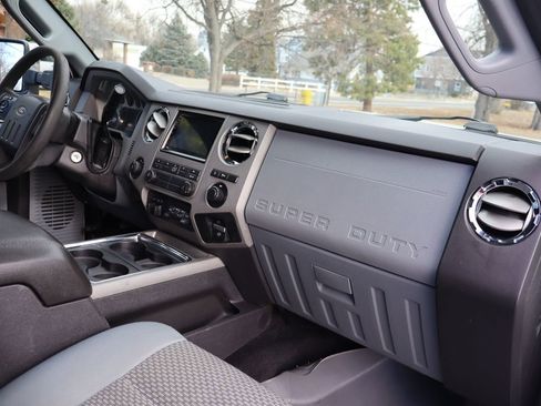 Used 2011 Ford F250 XLT w/ XLT Premium Pkg image 18