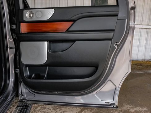 Used 2021 Lincoln Navigator L Reserve w/ Luxury Package AWD/4WD image 49