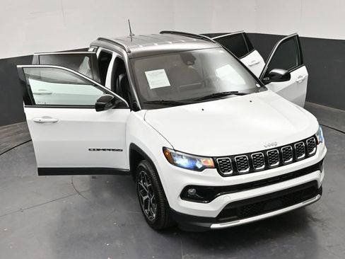 Used 2025 Jeep Compass Limited AWD/4WD image 25