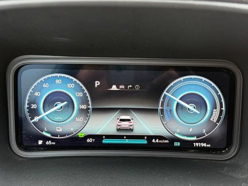 Certified 2023 Hyundai Kona Limited FWD image 5