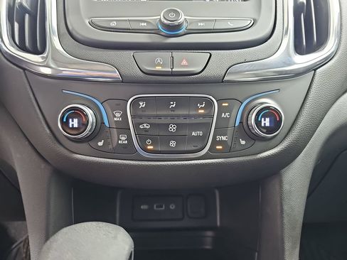 Used 2024 Chevrolet Equinox LT AWD/4WD image 28