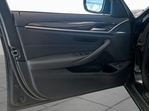 Used 2023 BMW 530i w/ Convenience Package RWD image 19